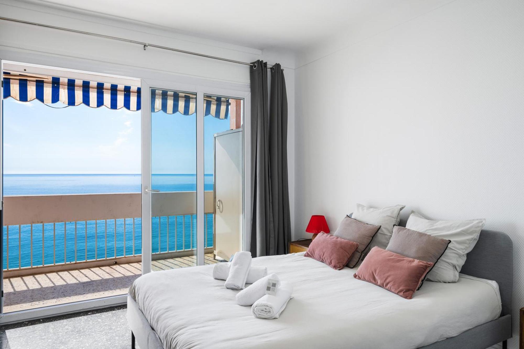 Le Panorama -Vue Exceptionnelle - Dernier Etage - Front De Mer Menton Eksteriør bilde